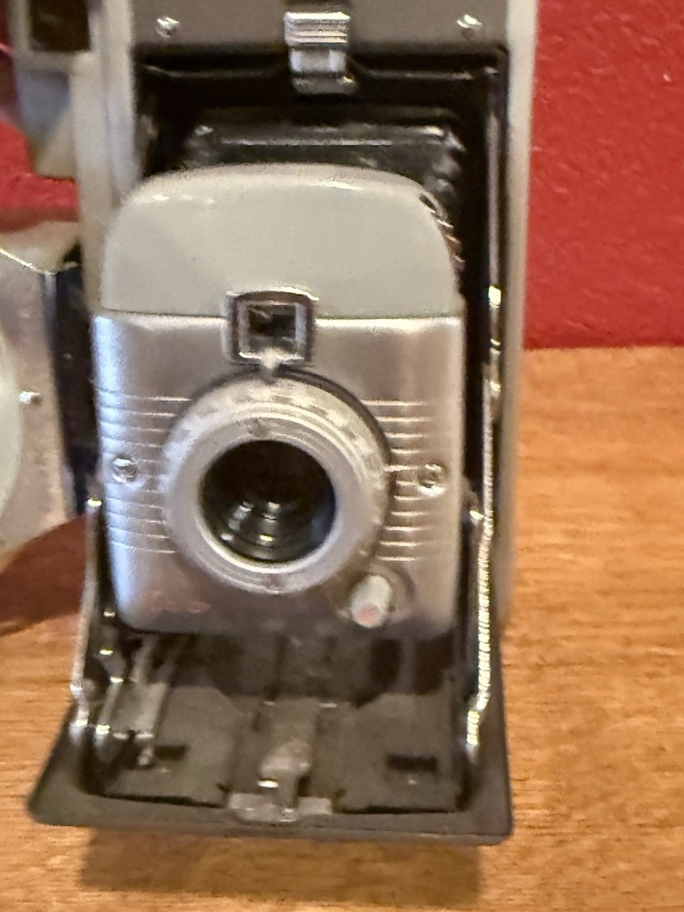 Vintage Polaroid Land Folding Camera Model 80 w/ Flash