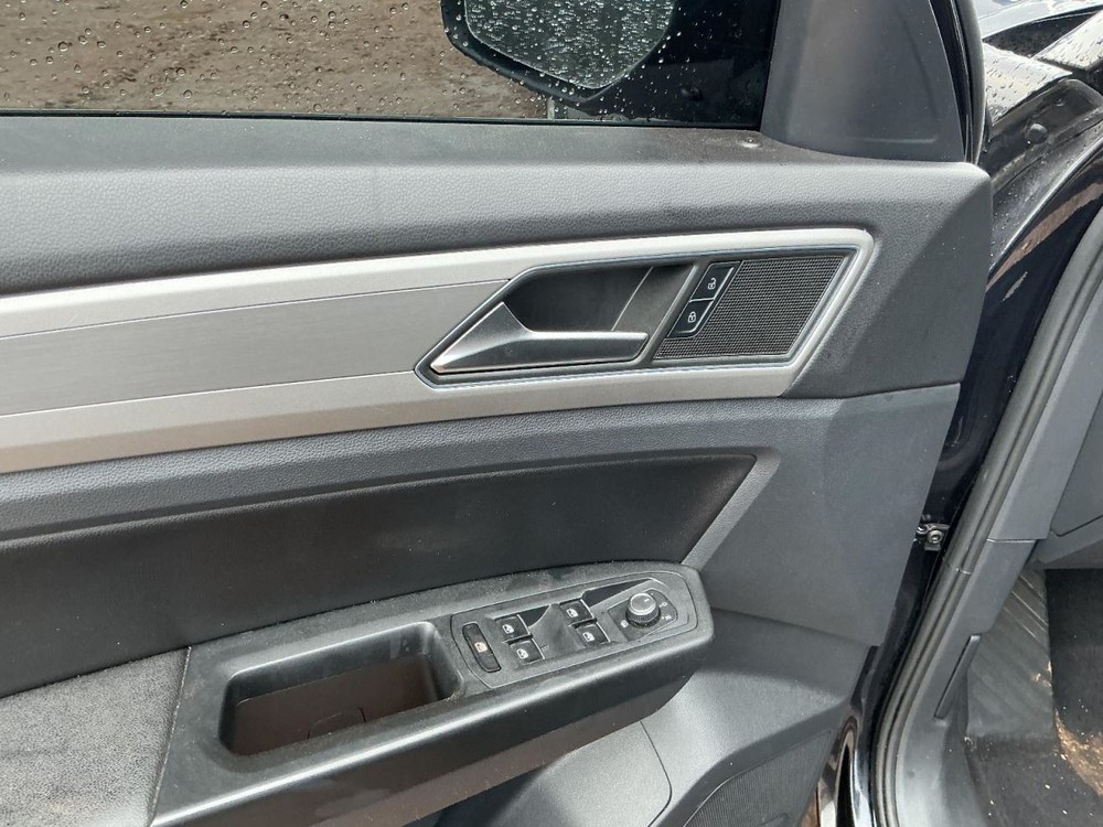 Info-GPS-TV Screen 8" Display Without Navigation Fits 18-24 TIGUAN 4982013