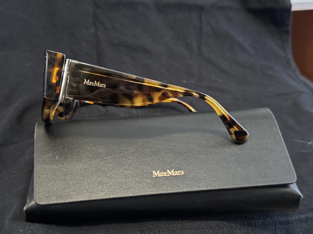 MaxMara Tortoise Cat Eye Sunglasses with Case [COPY]