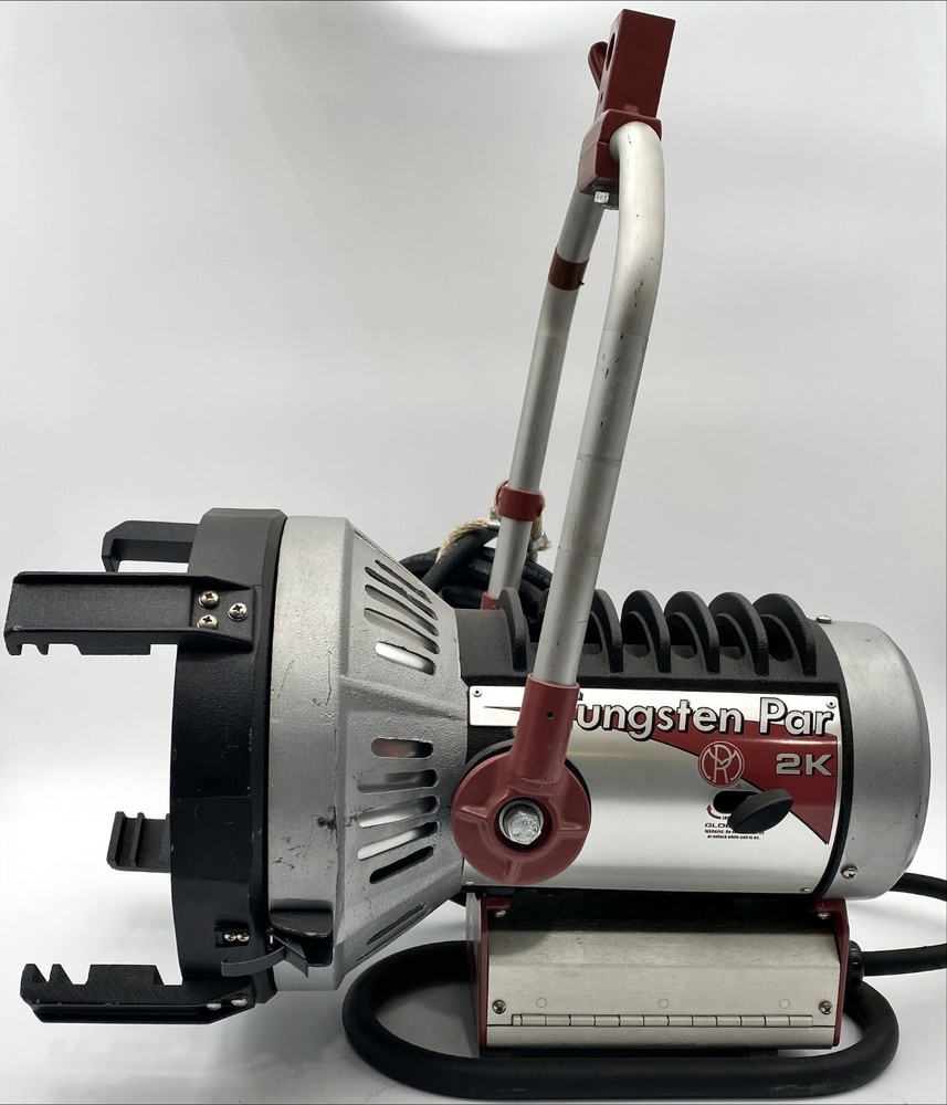 Mole-Richardson 6731  2000w Tungsten Variable Focus PAR Light