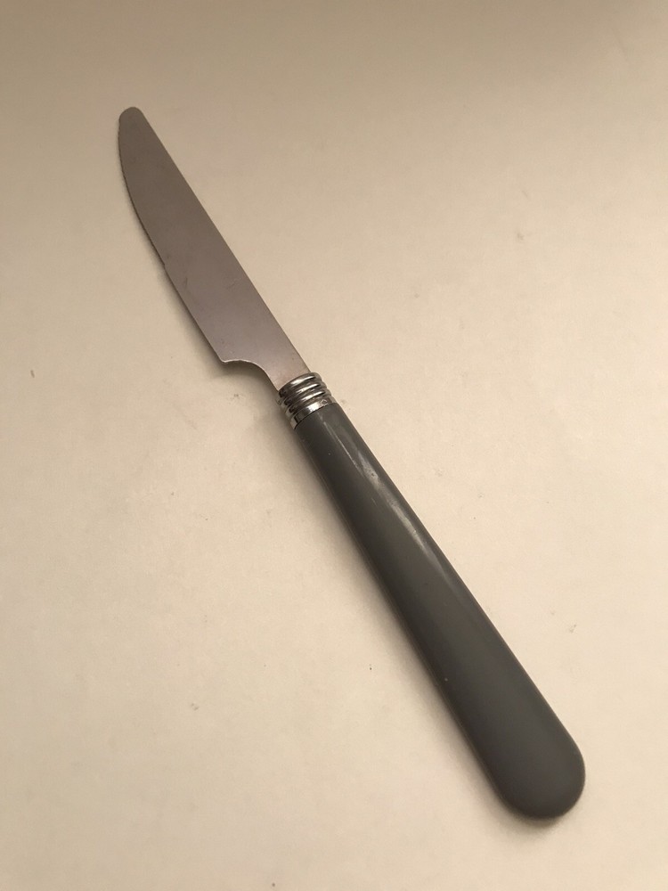 Gibson? Stainless GREY Plastic SERRATED DINNER KNIFE 8” EUC