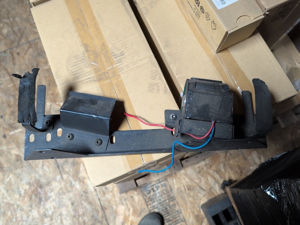 Big Sky Racks Vertical Rifle Mount for Partition Screen or Trunk Mount