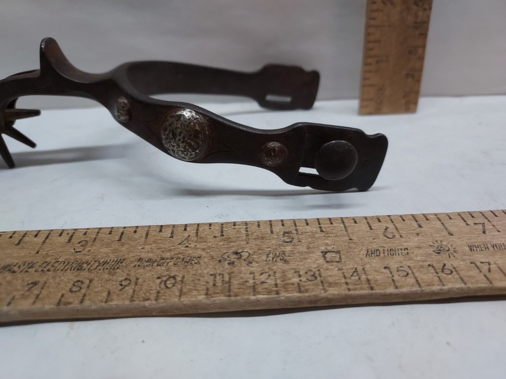 single Spur - RIGHT - Fixed Button - Chap Guard - star marked - listing #506254