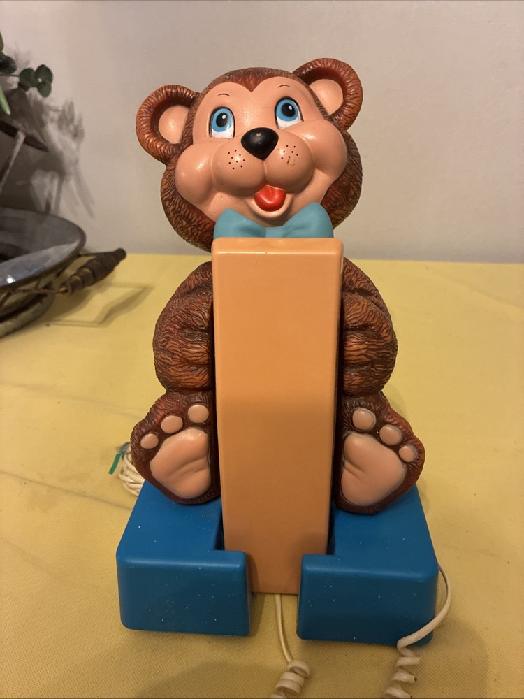 Vintage Cuddles Carlton Bear Push Button Phone Model #7780