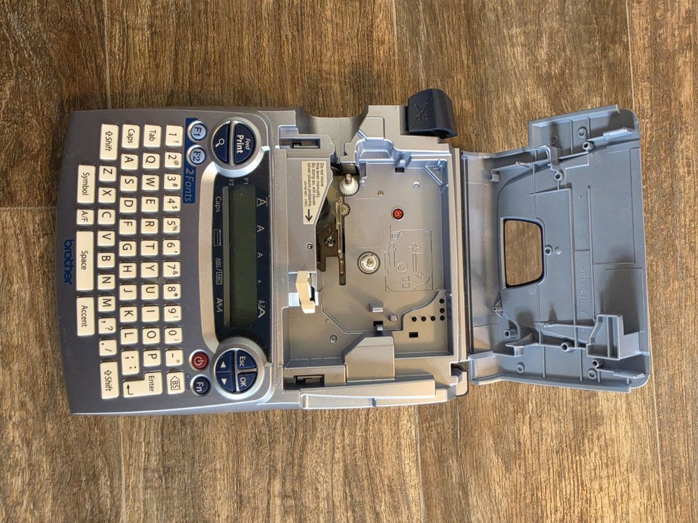 Brother PT-1880 P-Touch Label Maker - TESTED WORKING