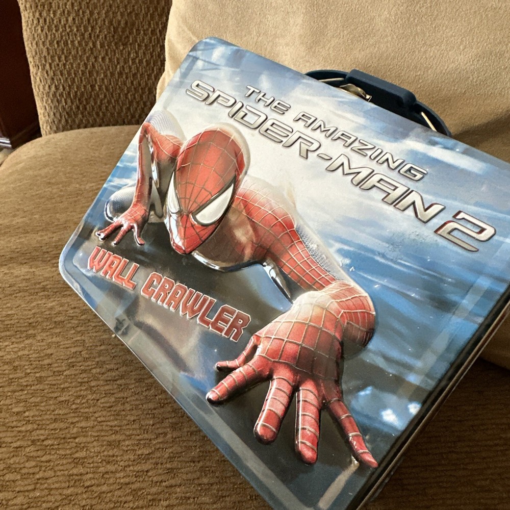 Spiderman 3D Embossed Metal Lunchbox Marvel Comics “Wall Crawler”