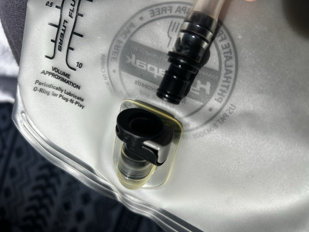 Ultimate Direction Stinger 3L Hydration Pack & Bladder