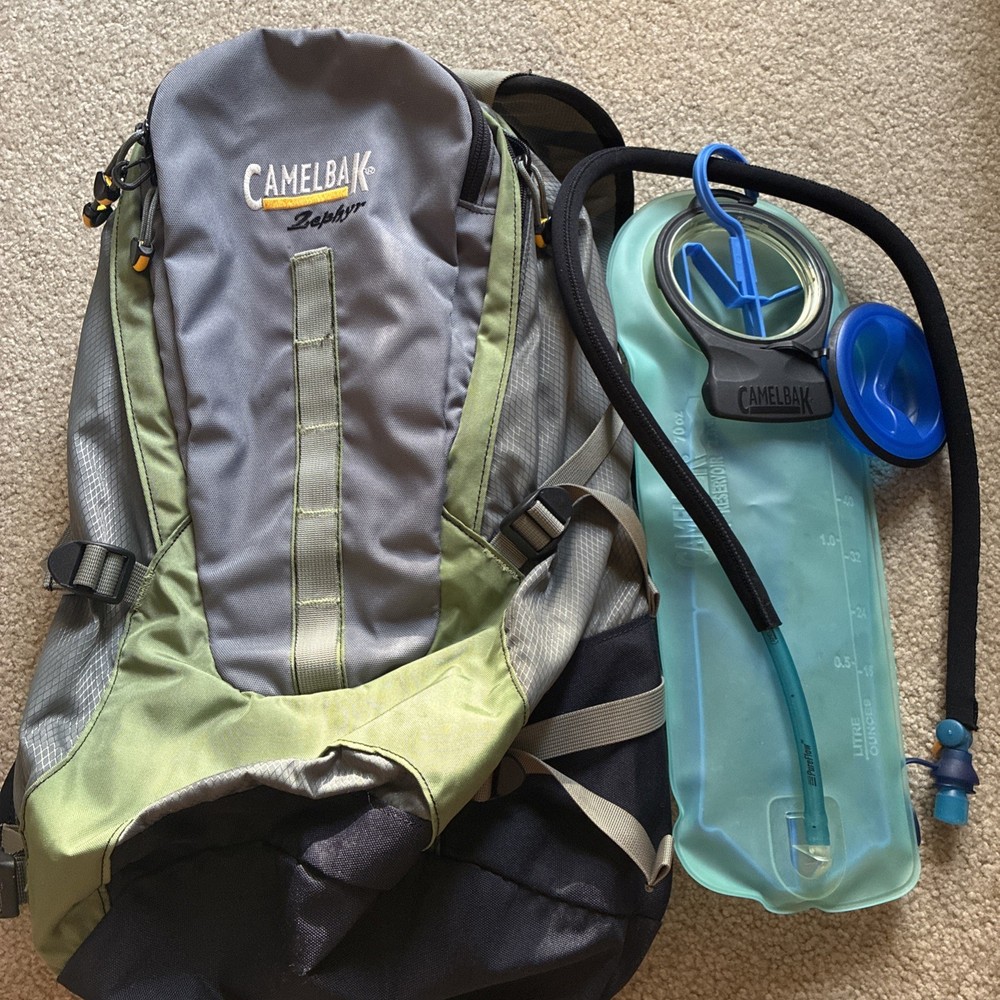 Camelbak Zephyr Gray/Green Hydration Backpack With Bladder