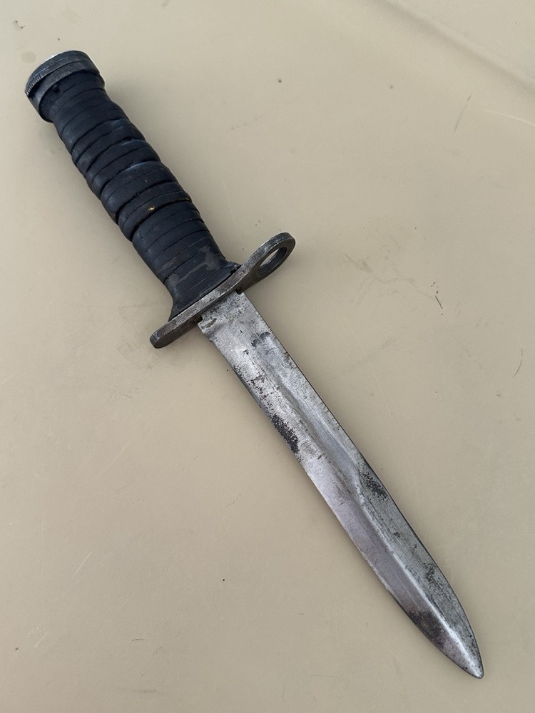 US Utica Bayonet & M8 Scabbard