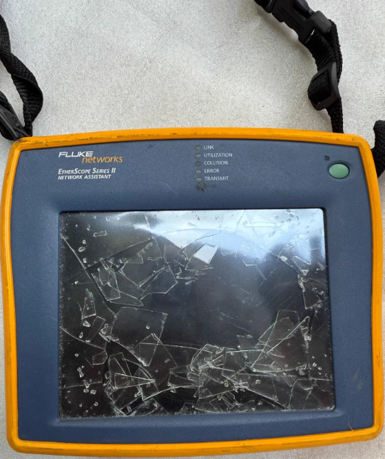 1pcs FLUKE EtherScope II network analyzer, screen damaged