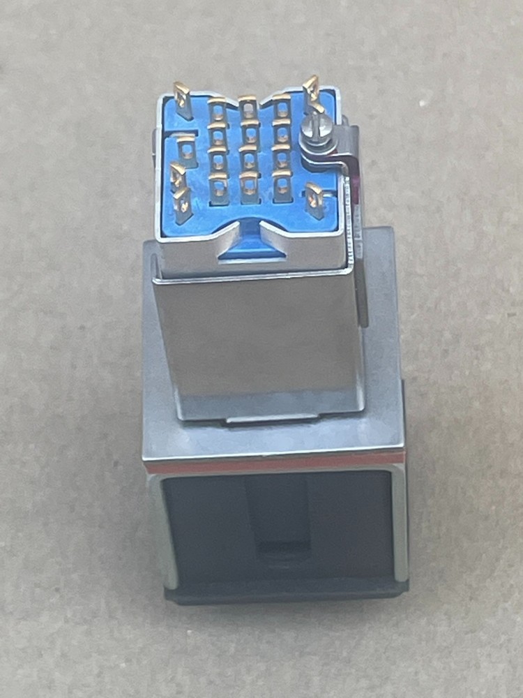 Staco Switch R59 / 0004-02, Pushbutton Switch