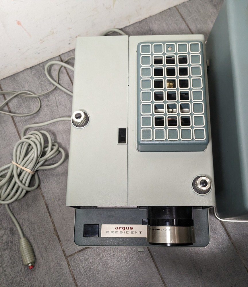 Vintage Argus President (526) Slide Projector (needs bulb)
