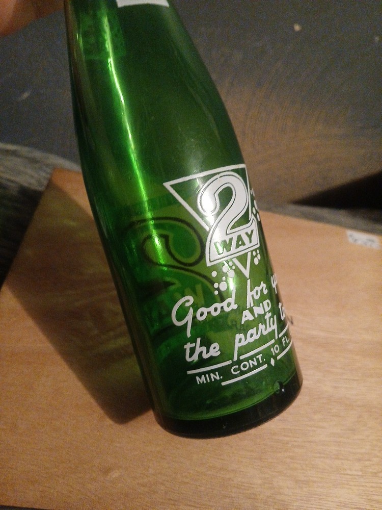 2 - WAY SODA BOTTLE 10 OZ GREEN