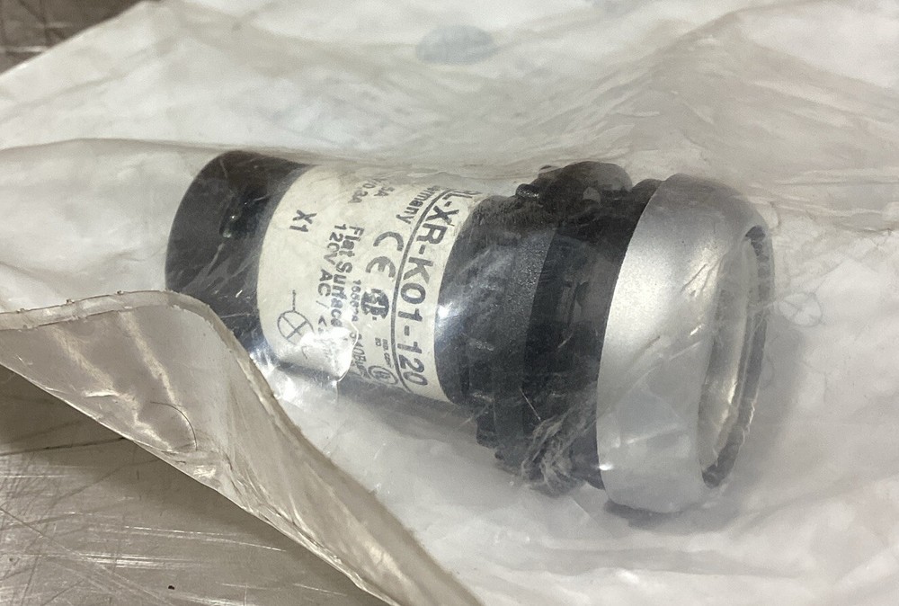 Eaton C22-DRL-XR-K01-120 Illuminated Push-Button