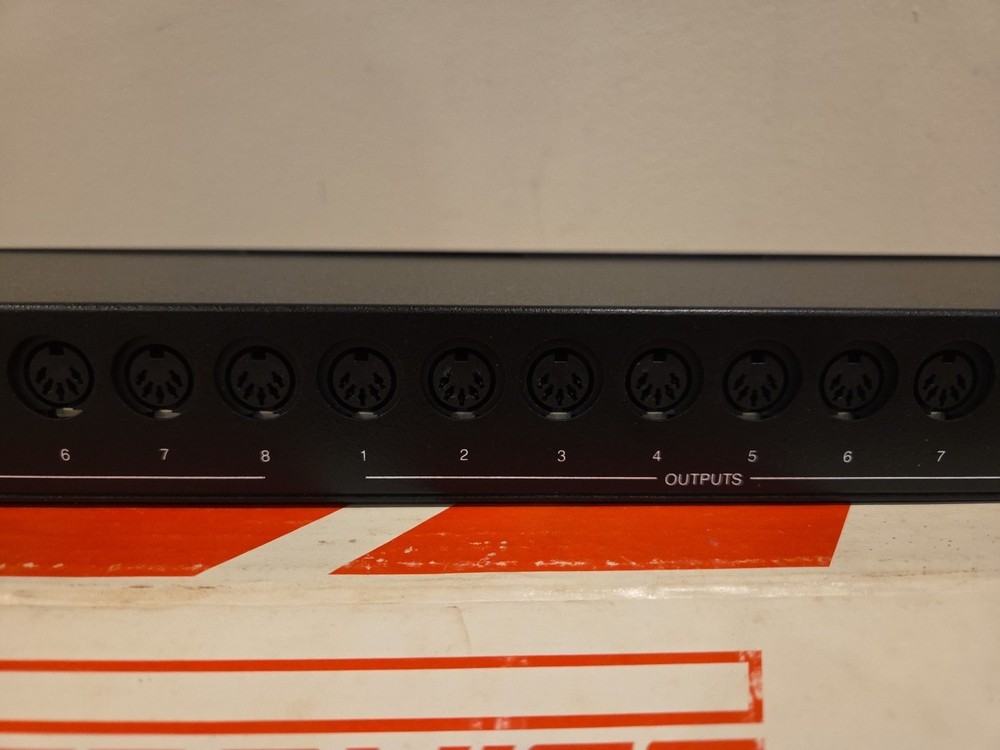 JL Cooper MSB Plus REV 2 MIDI Patch Bay / Thru Box - excellent condition