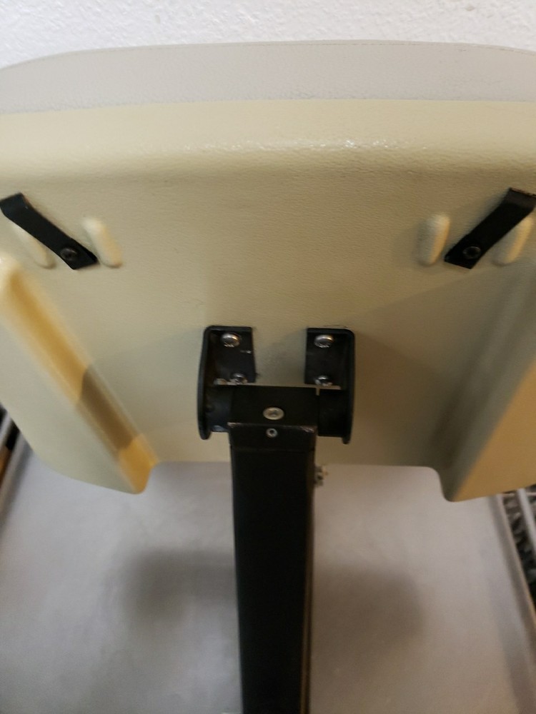 Headrest For A Midmark Chair 75L