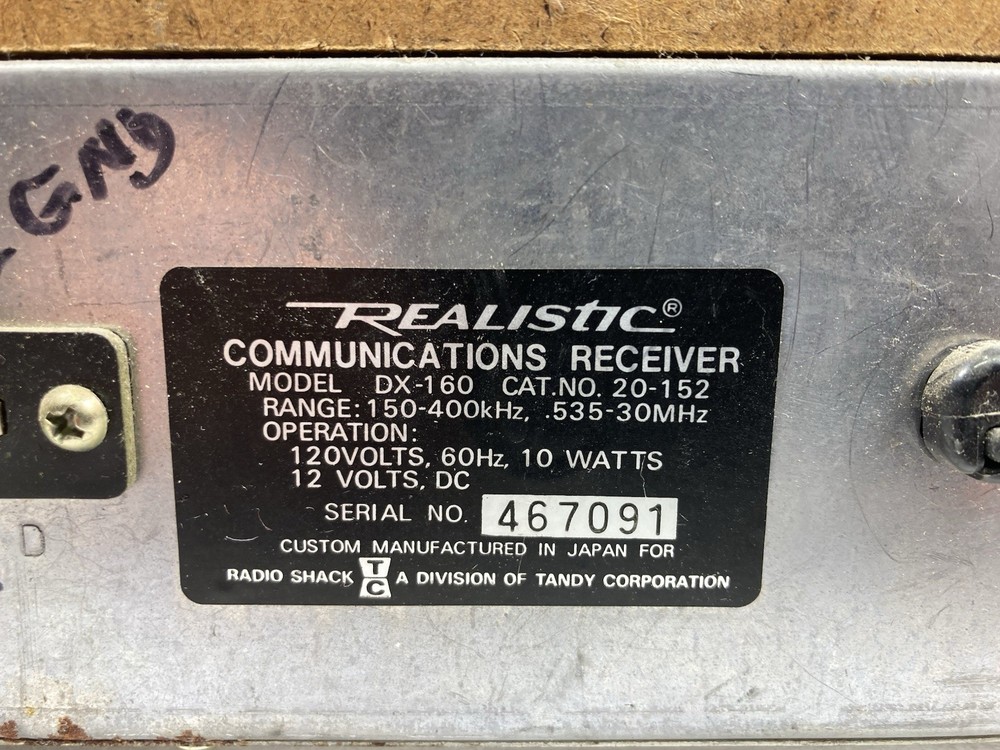 Realistic DX-160 Solid State Communications Receiver Powers On. READ