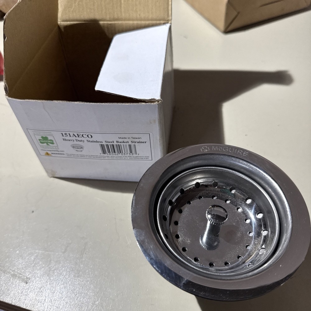 McGuire 151AECO 1/2" SS Body Strainer w/ SS Bracket, NPT Connection