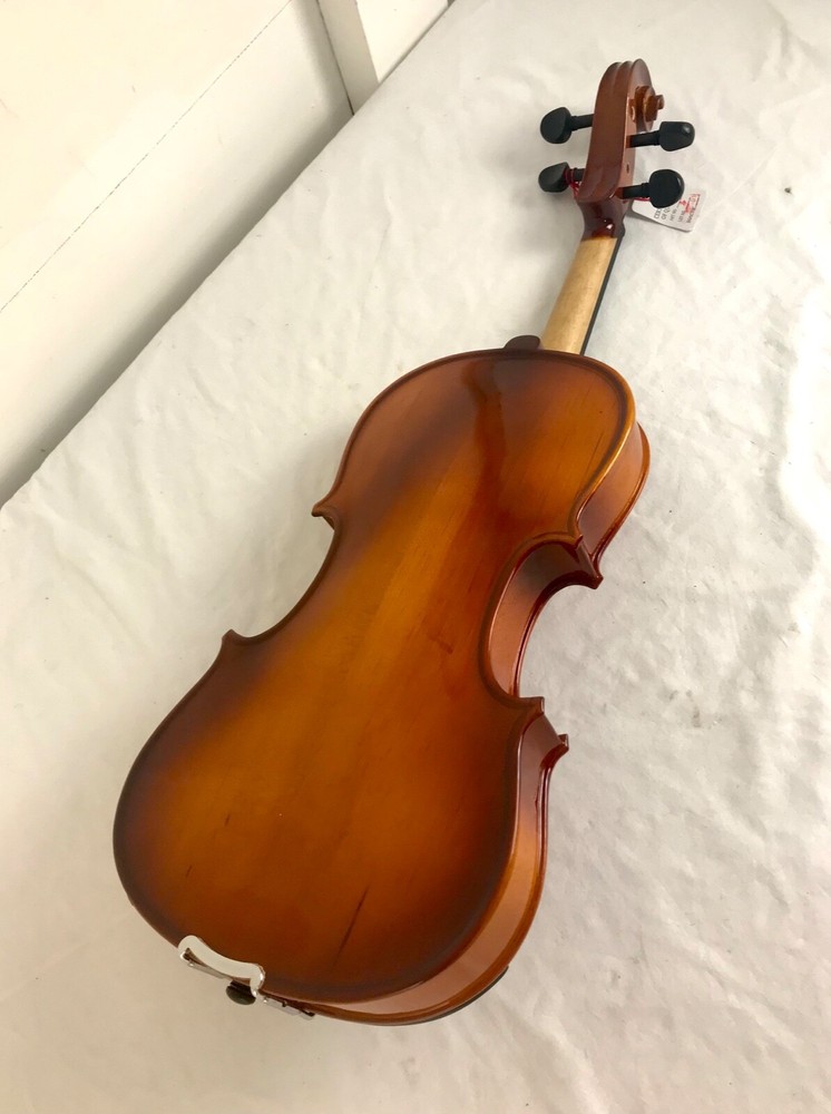 Violin w/ Case & Bow. Unbranded. 4/4 Full-Size