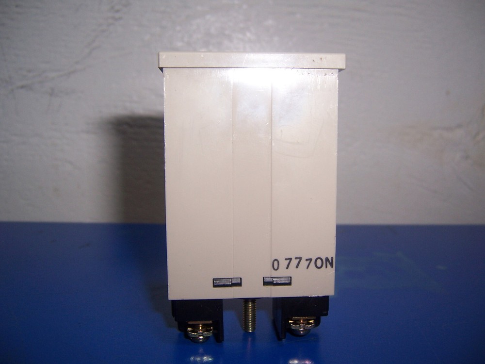 13990 Omron H7EC-FBV Counter