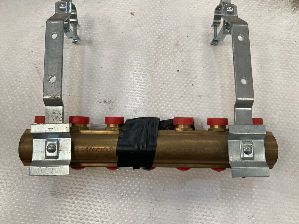 R553D Collecteur de climatisation pré-assemblé. GIACOMINI