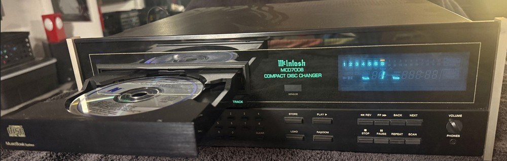 Beautiful Fully Functional McIntosh MCD7008 Compact Disc Changer