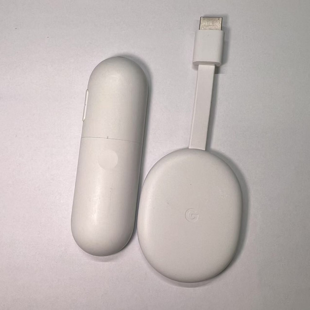 Google Chromecast with Google TV 4K - Snow.