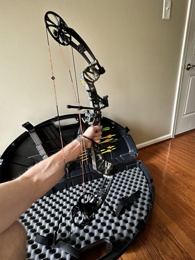 Bear Archery Species EV RTH (55-70 lbs)