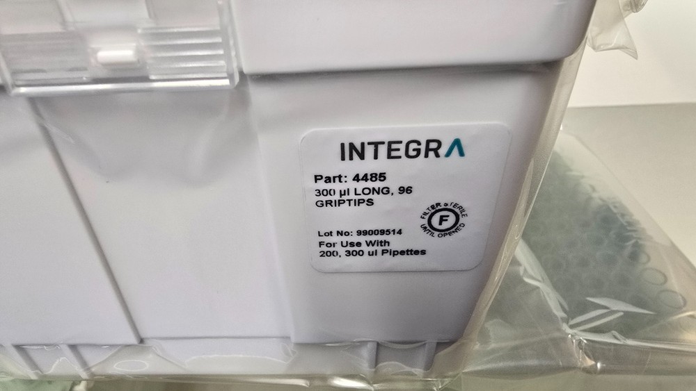 INTEGRA GripTips Pipette Tips 300µl, Filtered, Long, 4485, 5 Racks 96 Tips Each