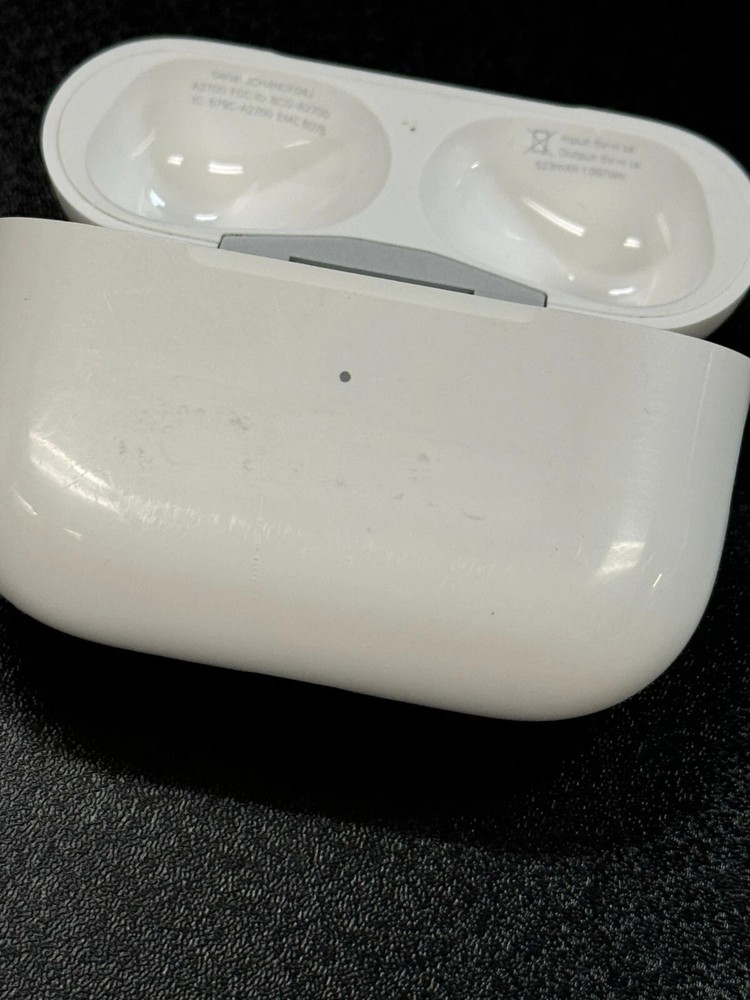 AirPods Pro (2nd Generation) Charging Case Replacement ONLY A2700 ENGRAVED