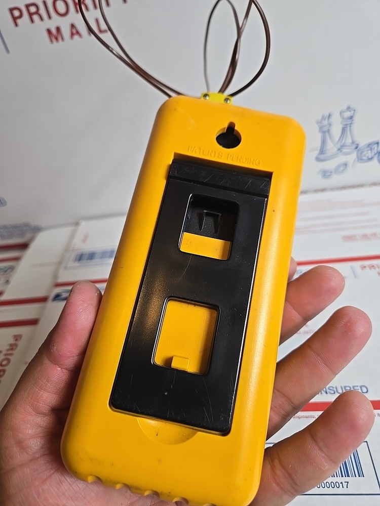 Tektronix DTM520 Dual Channel Digital Testing Thermometer