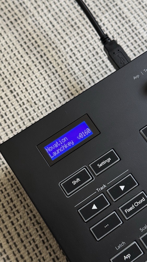 Novation Launchkey 25 MK3 MIDI Keyboard