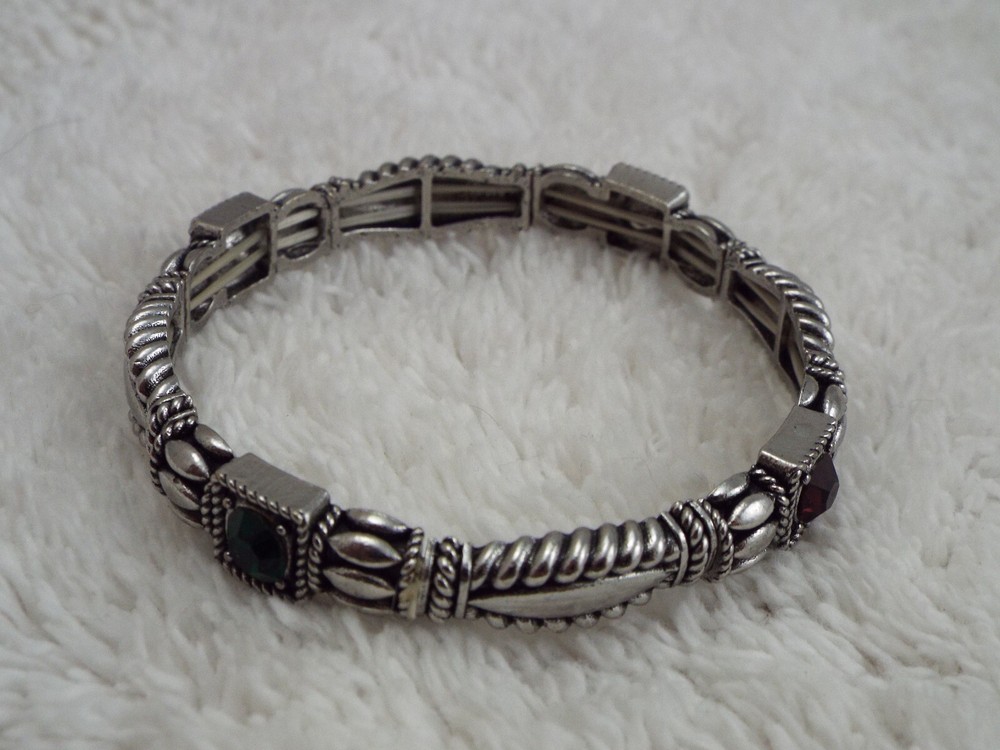 Silvertone Rhinestone Stretch Bracelet (K16)