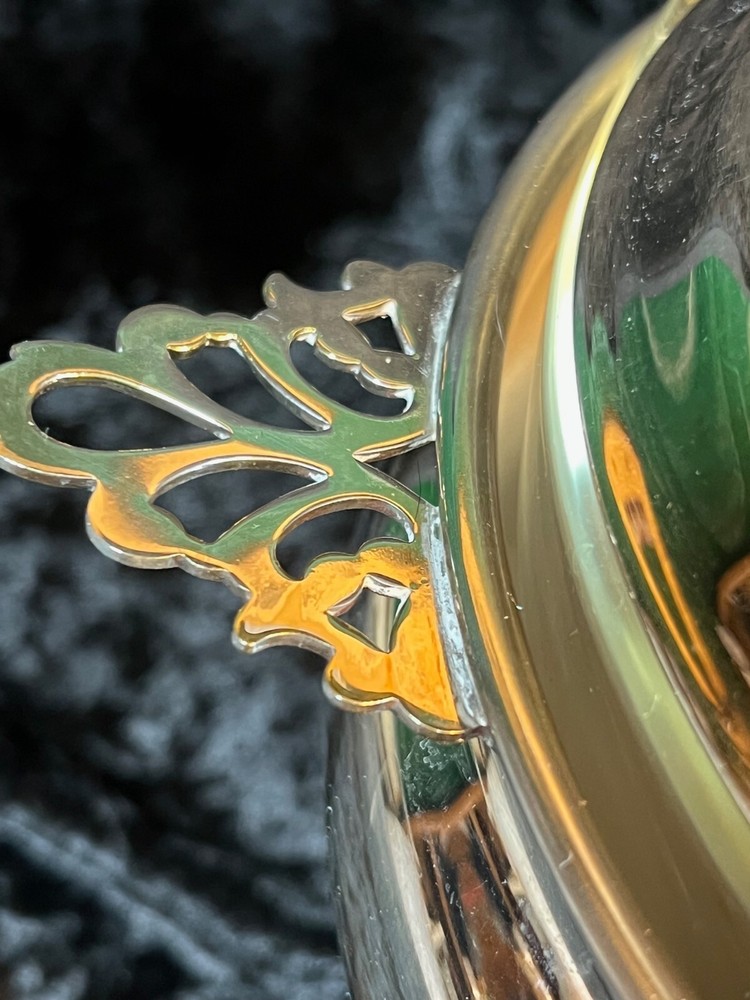 Vintage 2 Quart Covered Caserole/Server, Sheffield Silver Plate, Pyrex Bowl