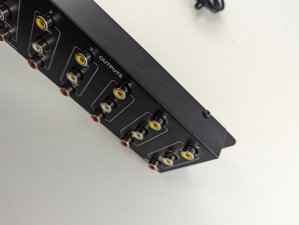 Untested XANTECH AV61 6-Way A/V Audio Video Distribution Amplifier
