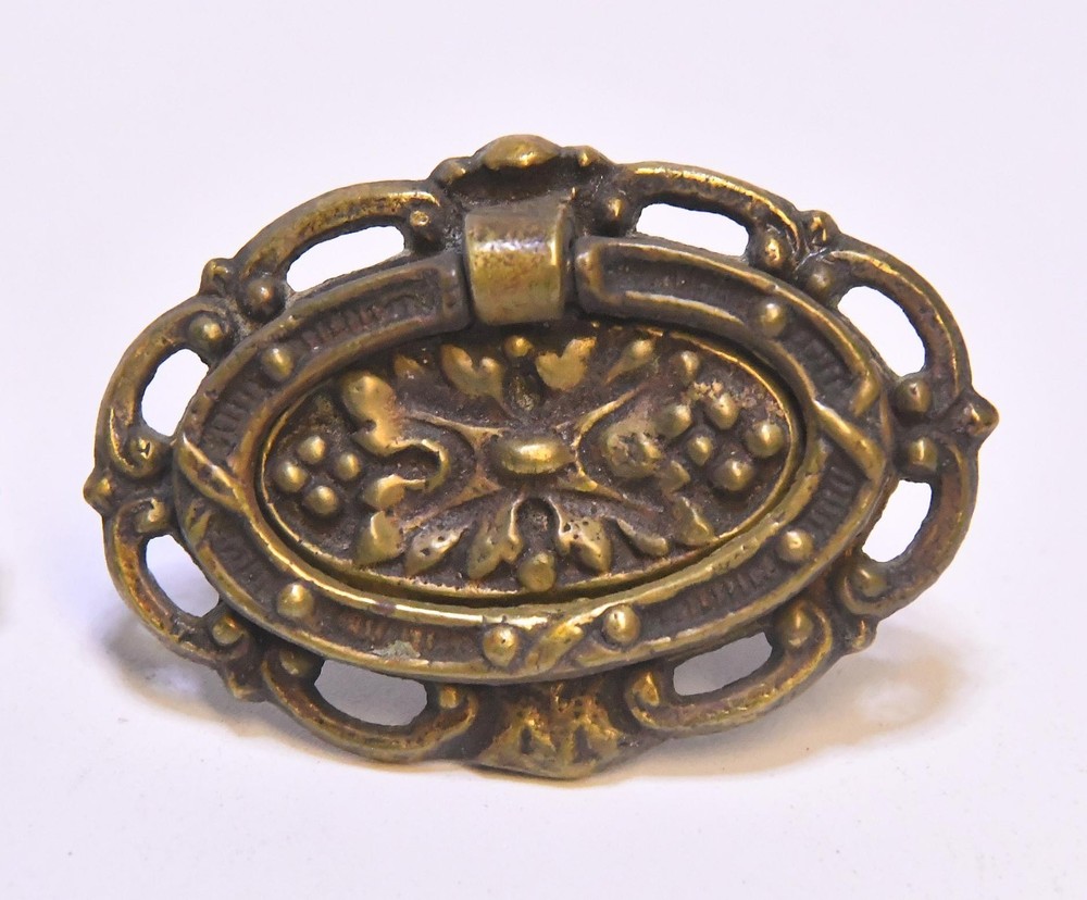 2 VINTAGE MATCHING BRASS OVAL DRAWER PULLS