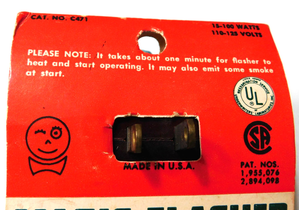 1960'S BAKELITE "WINKER" MAGIC FLASHER LIGHT ACCESSORY - ORIGINAL PACKAGING