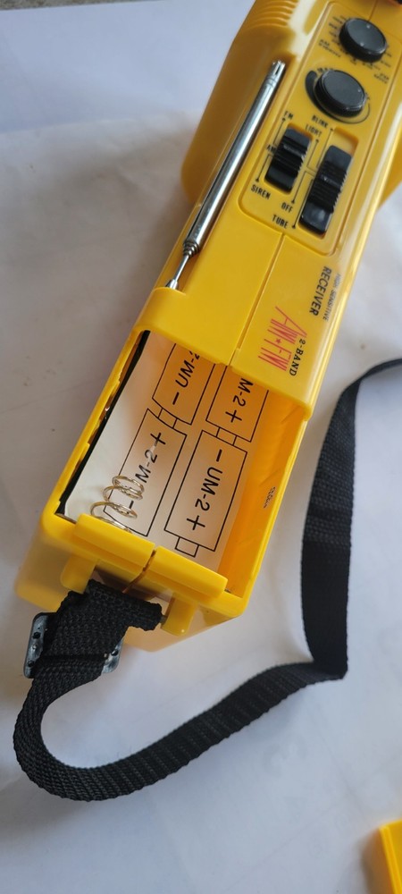 Multi Propose AM/Fm Radio With Lantern.