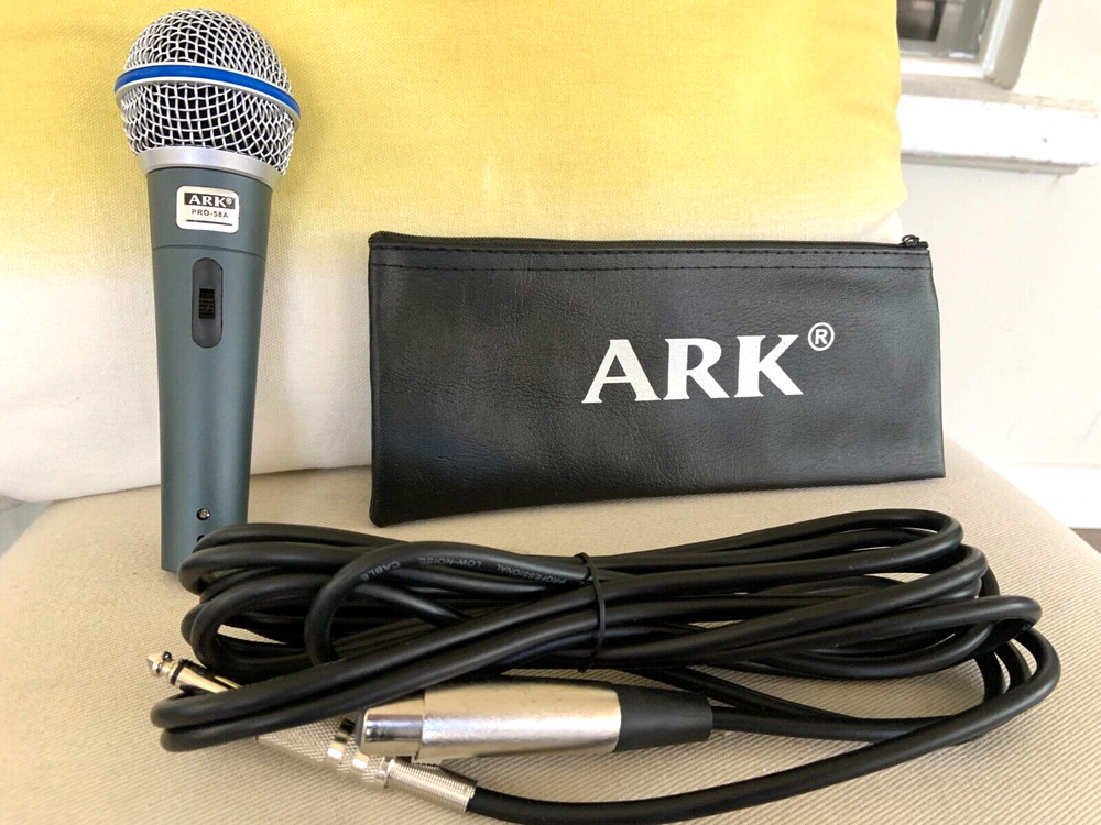 ARK 6 feet wire Wired Handheld Dynamic PRO Microphone Professional w/carry bag