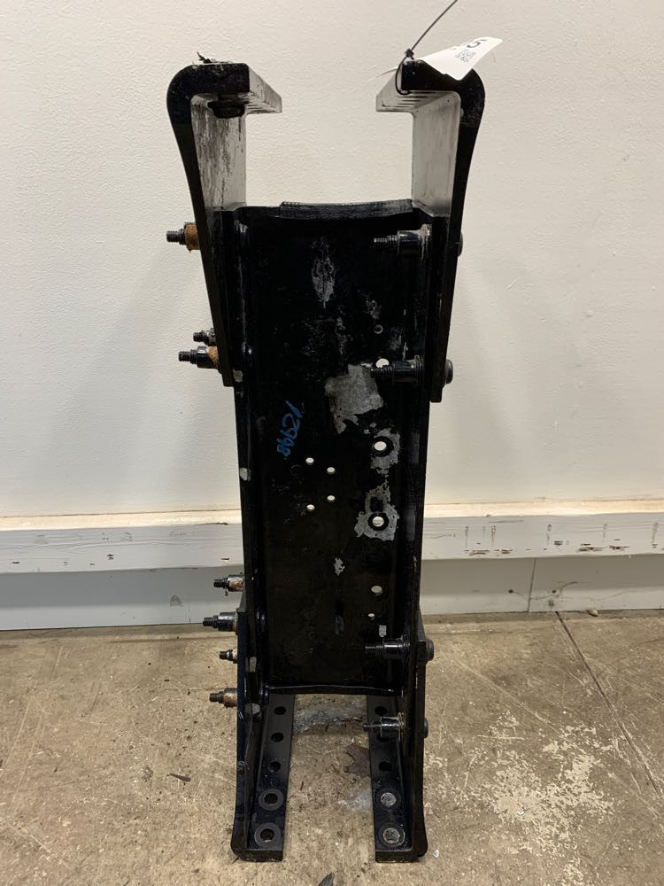 2013 Peterbilt 384 Frame Crossmember (648-10905)