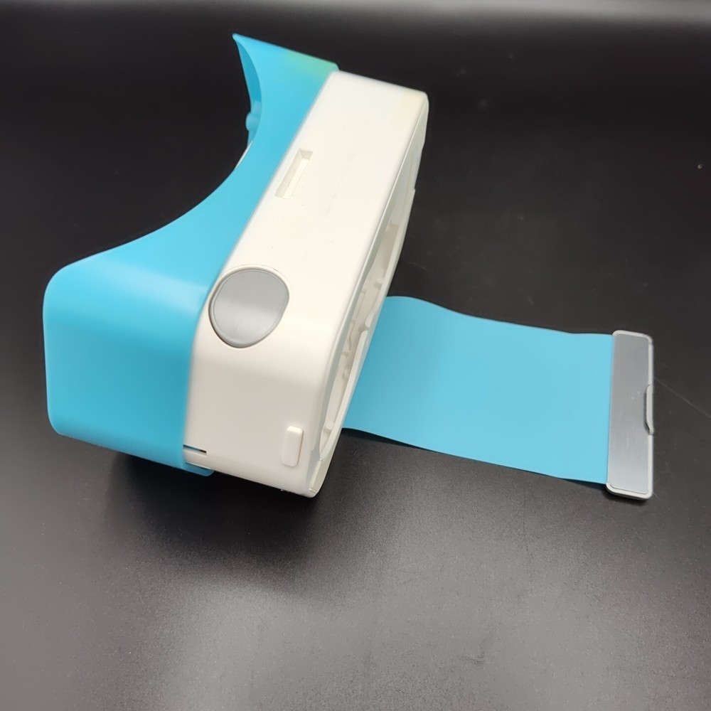 Google I AM Cardboard Virtual Reality Blue and White Plastic Kit Android iPhone