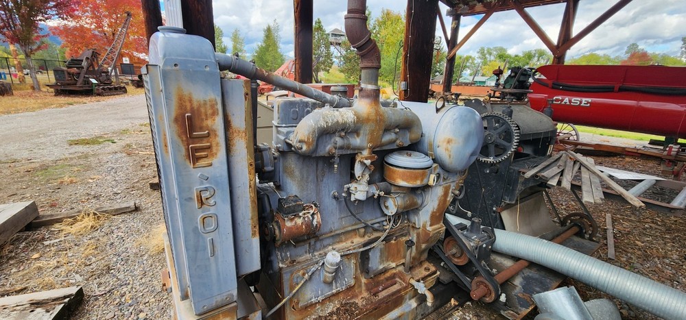 LeRoi D382 powering a 24" planer,