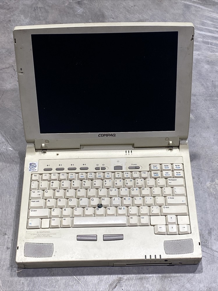 VINTAGE COMPAQ ARMADA 7370DMT LAPTOP COMPUTER - AS/IS