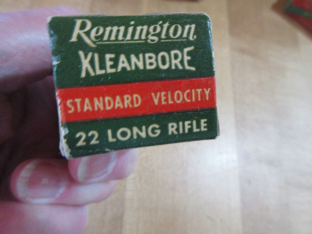 Empty Ammo Box Remington Kleanbore LR 22 (w17) # 77