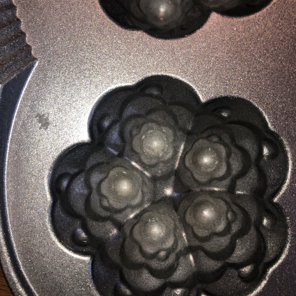 Nordic Ware Holiday Mini Muffin Pan