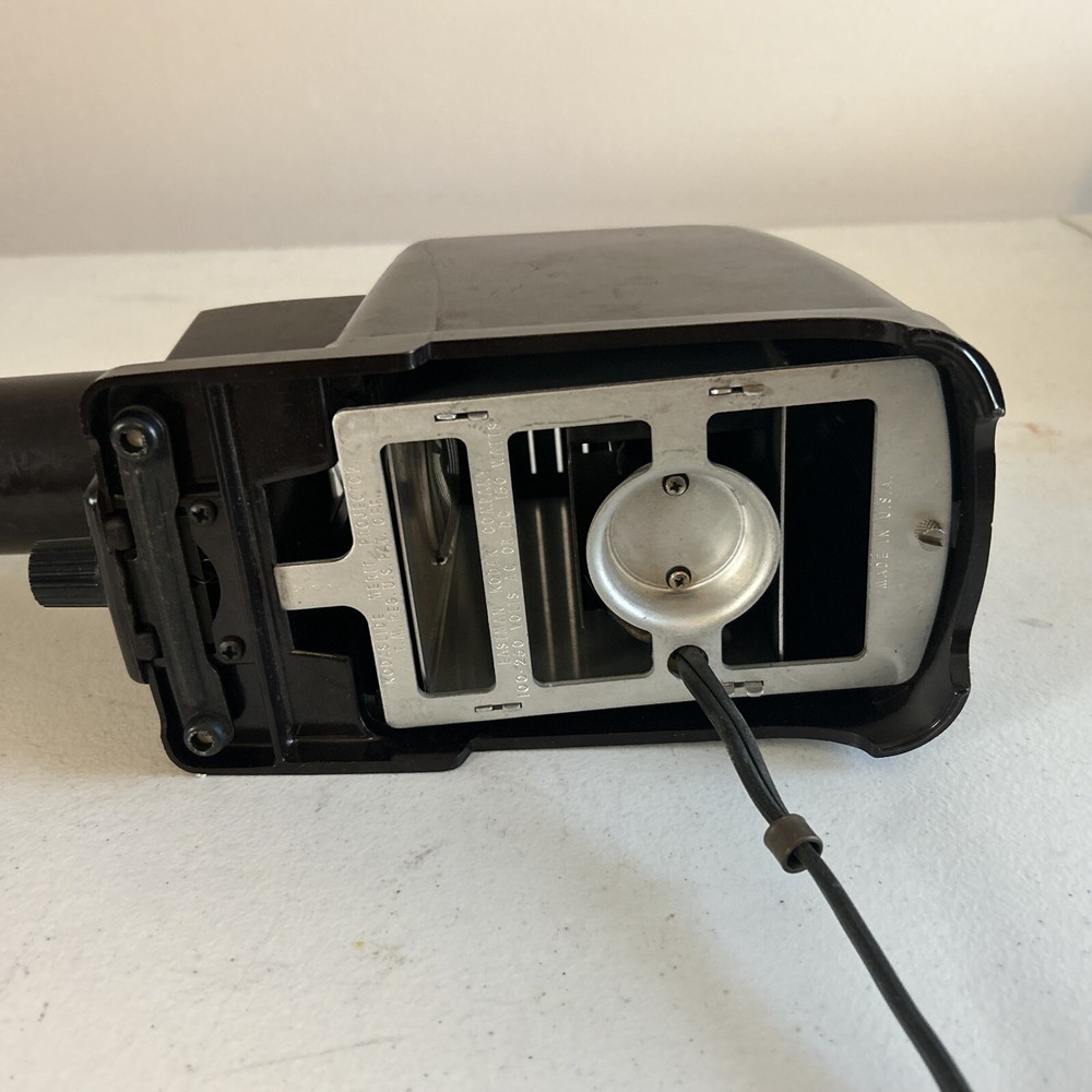 Kodak Kodaslide Merit Slide Projector. Working