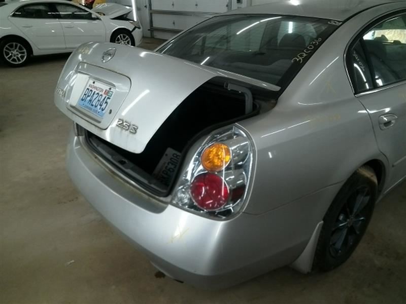 ALTIMA 2004 High Mounted Stop Light 104551475