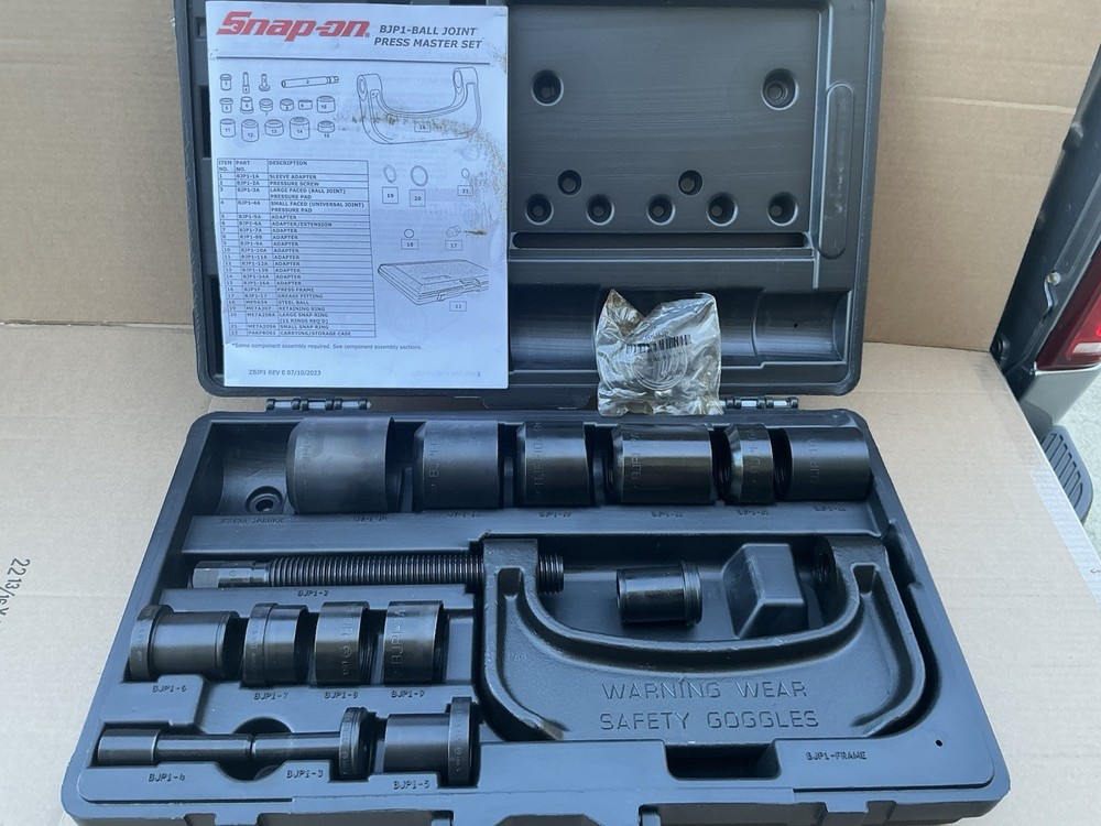 Snap-on BJP1 Ball Joint Press Adapter Set. Very Nice.