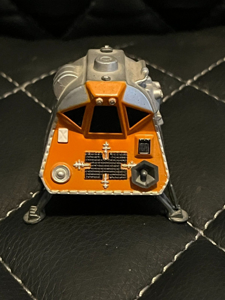 1998 Space Production Lost in Space Space Ship Module