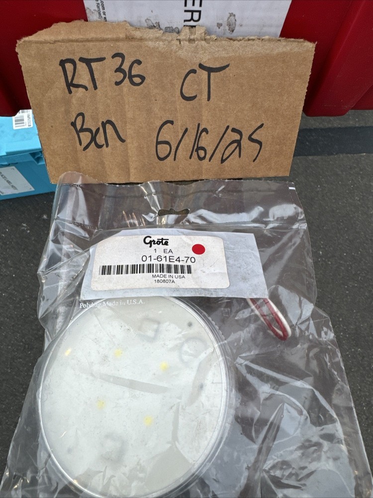 Grote 61Ex      01-61E4-70 Dome Light